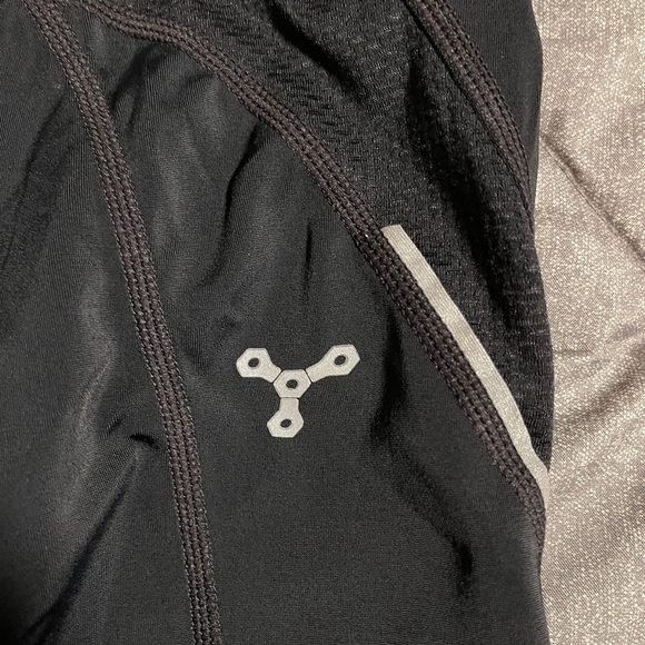 Trayl Women's Padded Cycling Ryde Shorts, size large - Picture 3 of 4